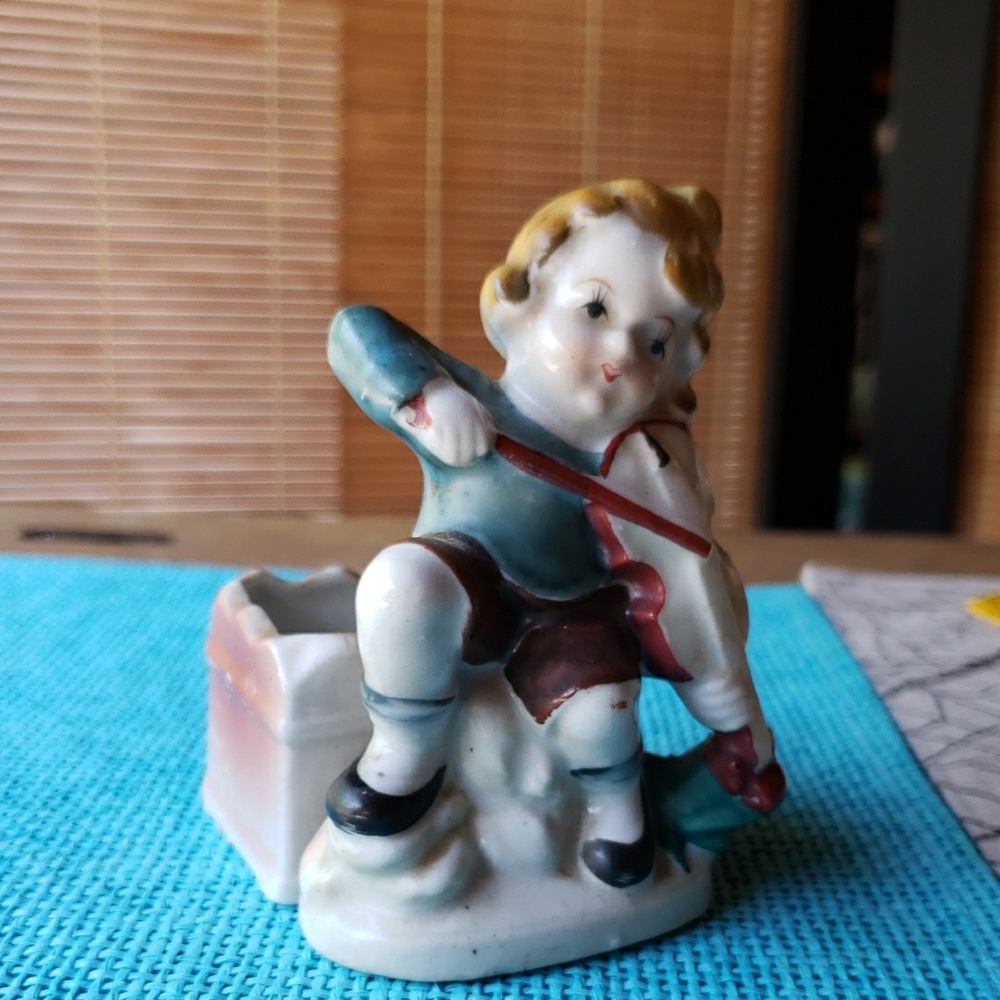 Occupied Japan Figurine with Violin 4in